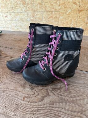 Black Houndstooth Combat Boots with Pink Laces